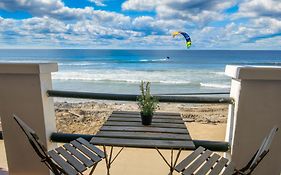 Beachfront Two Bedroom With 3 Beds